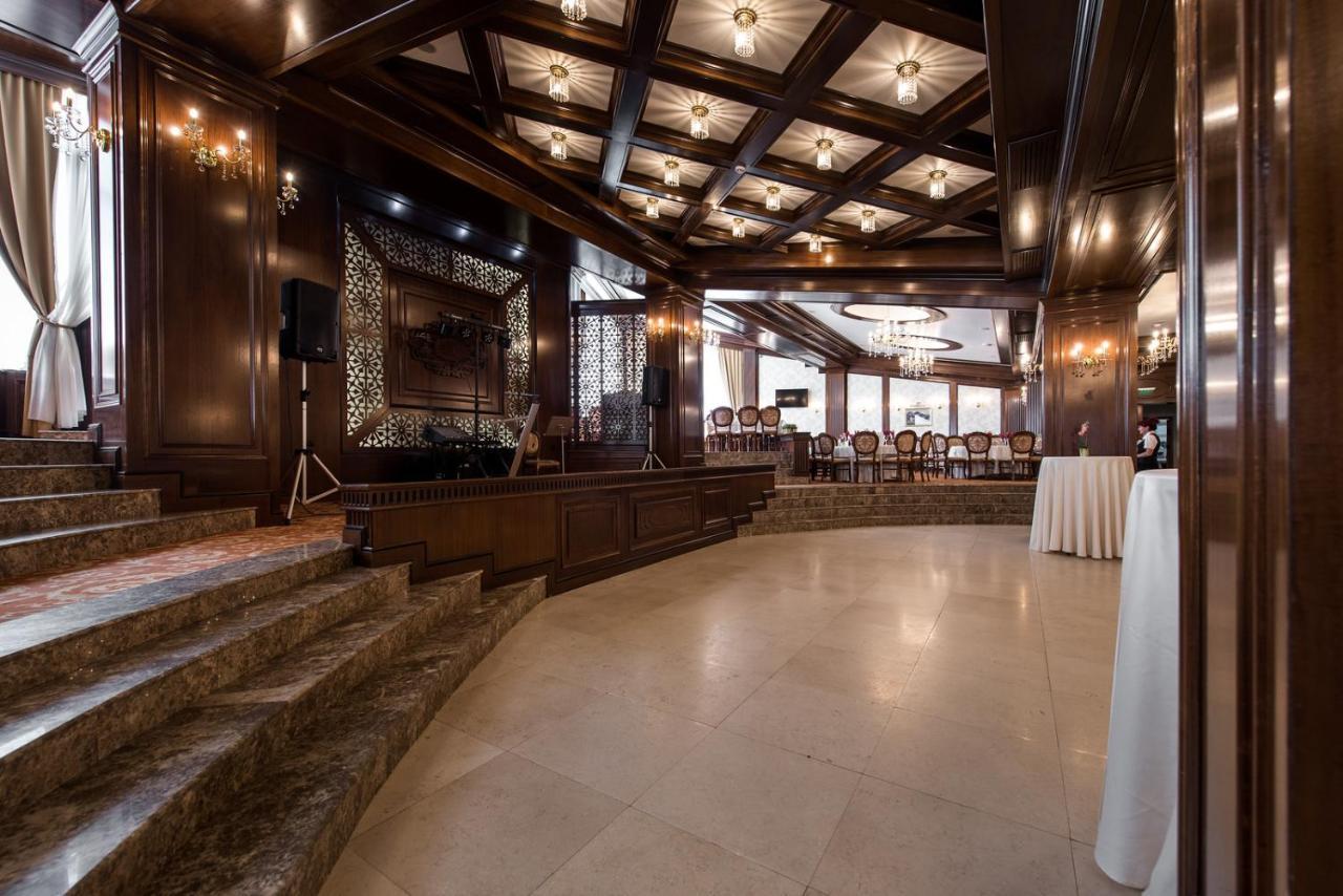 Hotel Silva Буштені Екстер'єр фото
