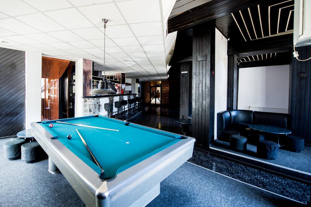 Hotel Silva Буштені Екстер'єр фото