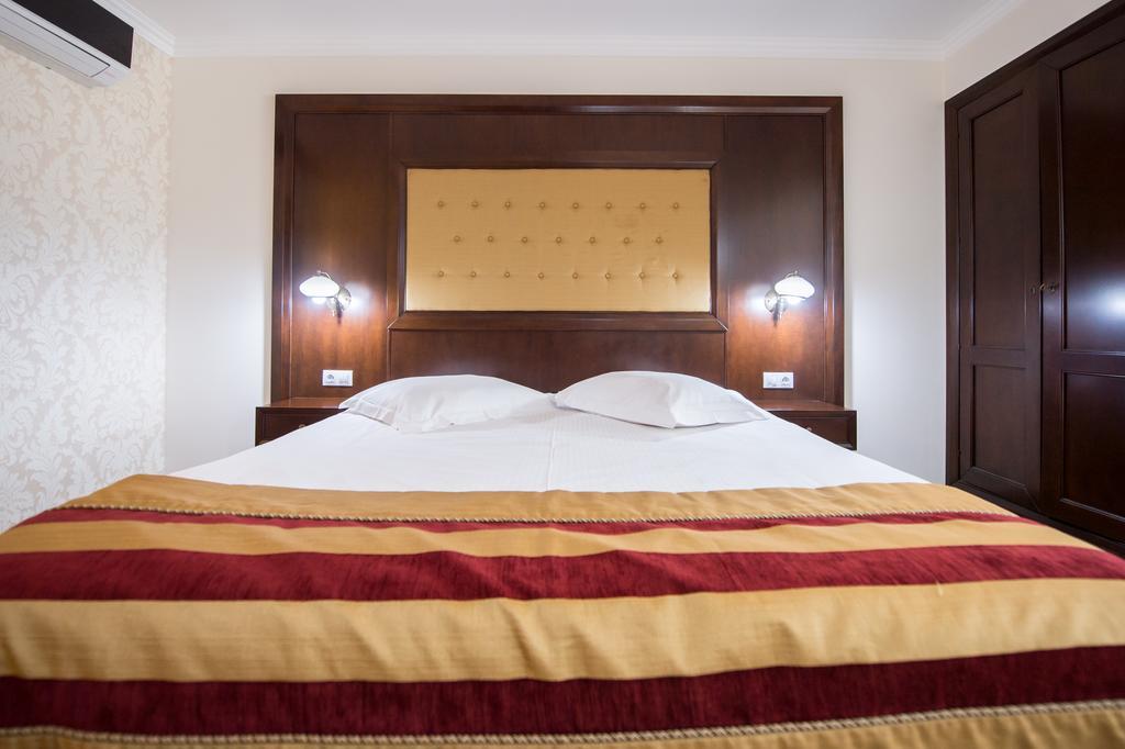 Hotel Silva Буштені Екстер'єр фото