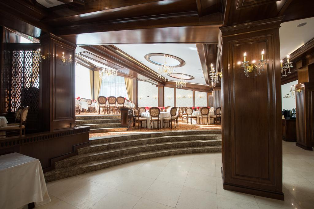 Hotel Silva Буштені Екстер'єр фото